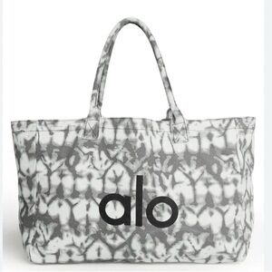 ALO Yoga Gray and White Tote Bag